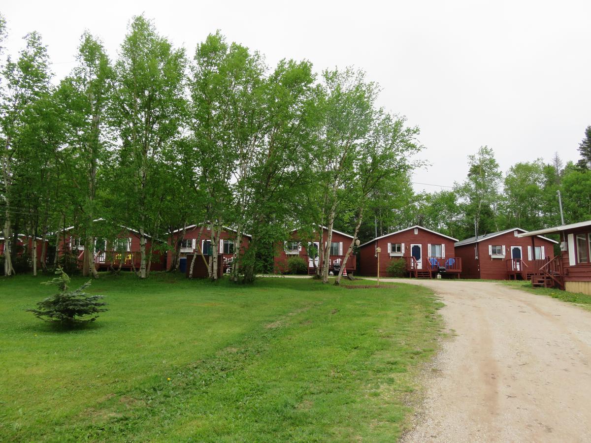 Lush'S Cottages Cormack Екстериор снимка