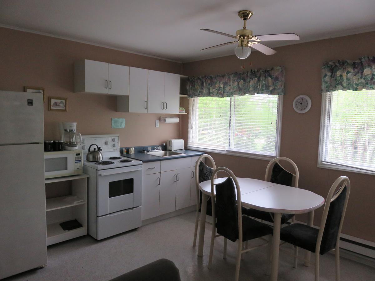 Lush'S Cottages Cormack Екстериор снимка