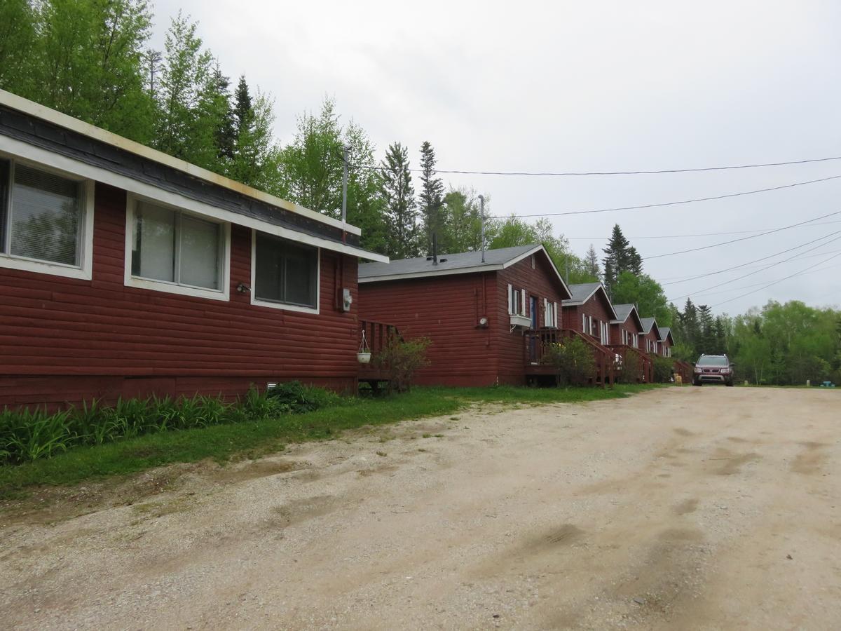 Lush'S Cottages Cormack Екстериор снимка