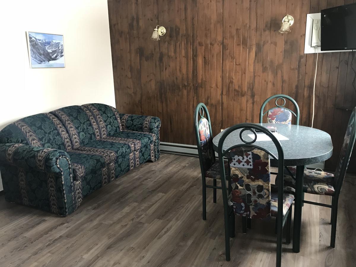 Lush'S Cottages Cormack Екстериор снимка
